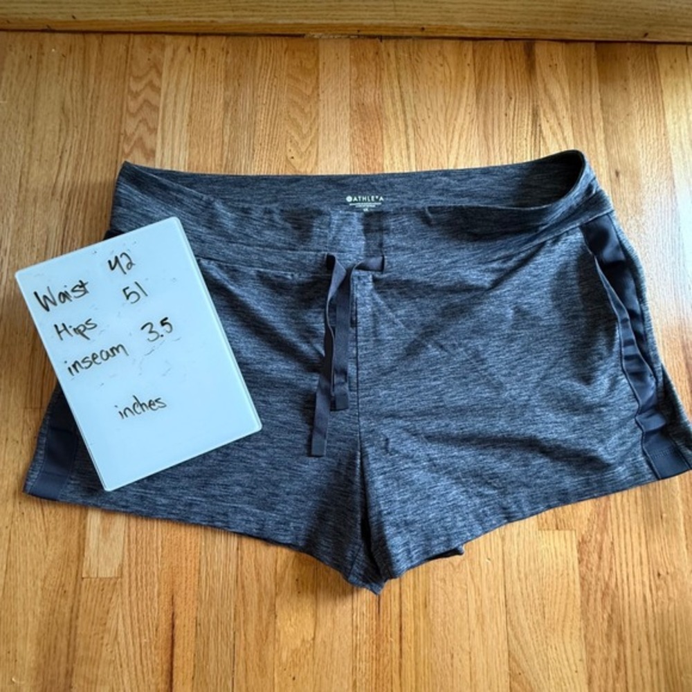 Athleta Gray Stratus Shorts 1X Plus Size | Lounge to‎ Workout Stretchy Comfort
